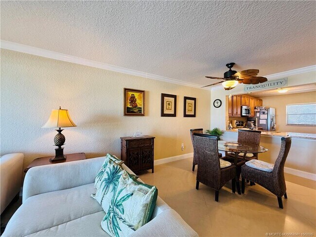 Building Photo - 7440 S Ocean Dr