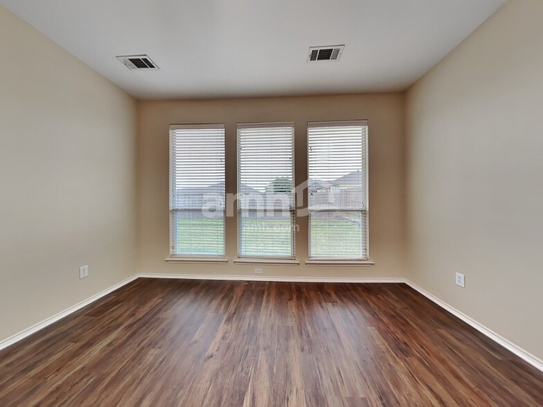 Building Photo - 7424 Alverstone Dr