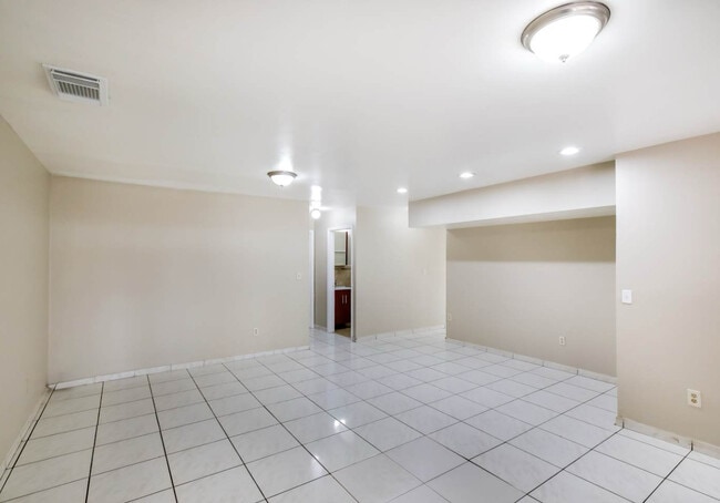 Building Photo - 6480 SW 160th Ct