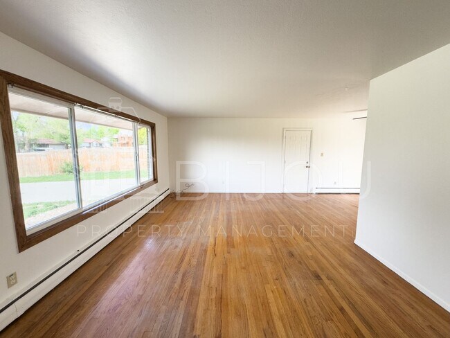 Building Photo - 206 Catalina Pl