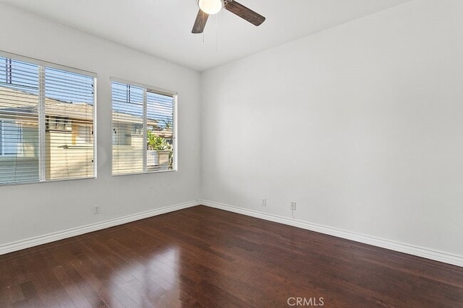 Building Photo - 17 Aurora