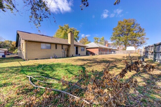 Building Photo - Newly renovated 3 bed / 2 Bath in Tulsa! Available Mid June!