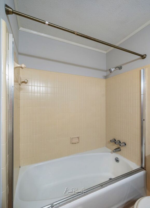 Building Photo - 6395 Duquesne Dr