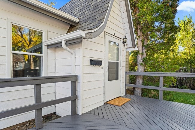 Building Photo - 402 Burlington Ave