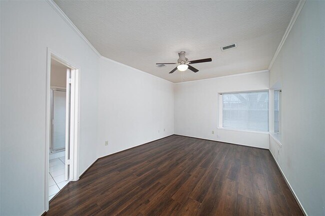 Building Photo - 427 Birch Hill Dr