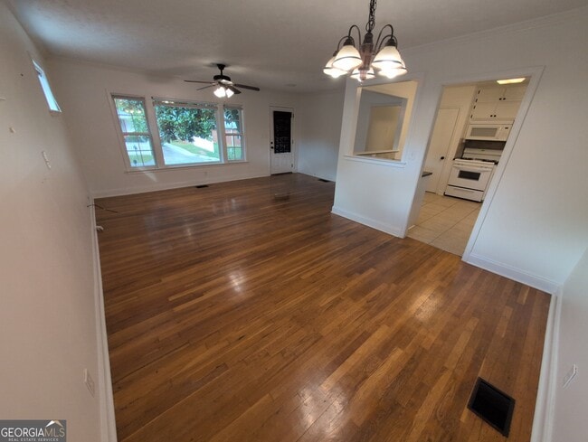 Building Photo - 202 Bishop Dr