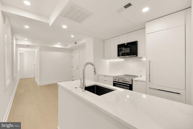 Building Photo - 2116 Kalorama Rd NW