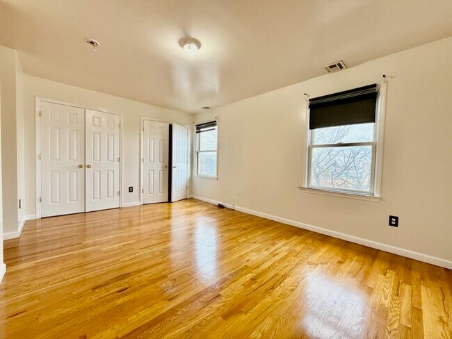 Building Photo - 45 Terhune Ave