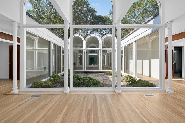 Building Photo - 156 Horseshoe Rd