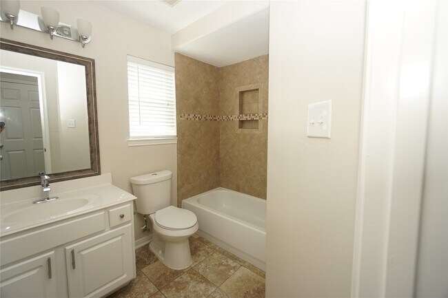 Building Photo - 2434 Ranch Hollow Ct