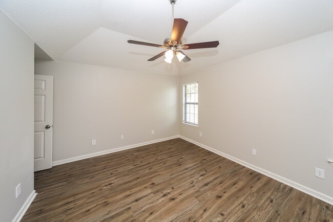 Building Photo - 5417 Riverdale Rd