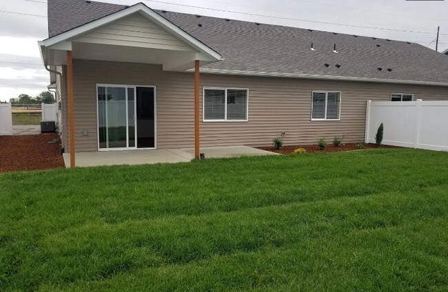 Building Photo - 4421 E Buckeye Ave