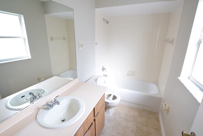 Building Photo - 120 N Cervidae Dr