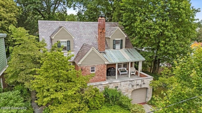 Building Photo - 73 Oakwood St