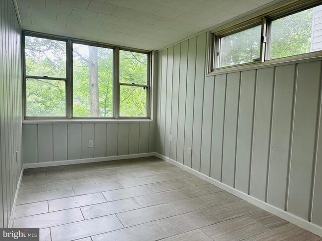 Building Photo - 2500 Lake Ave