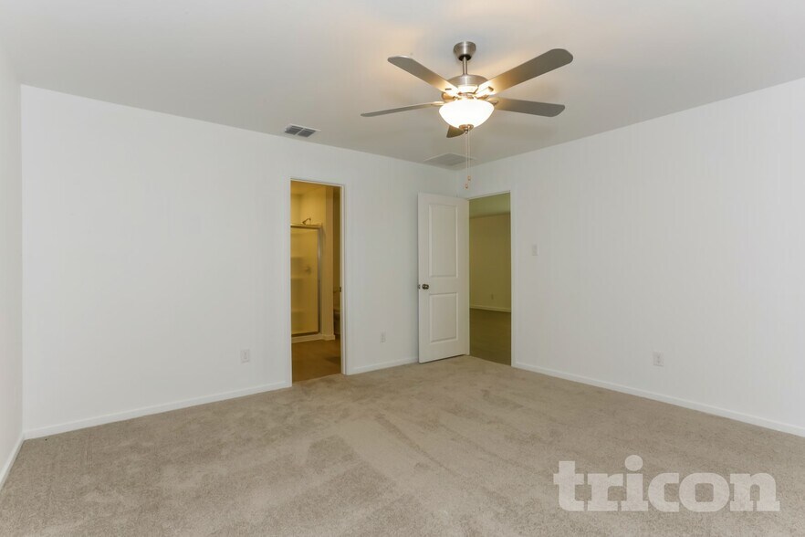 Building Photo - 15200 Grappling Irons Ln