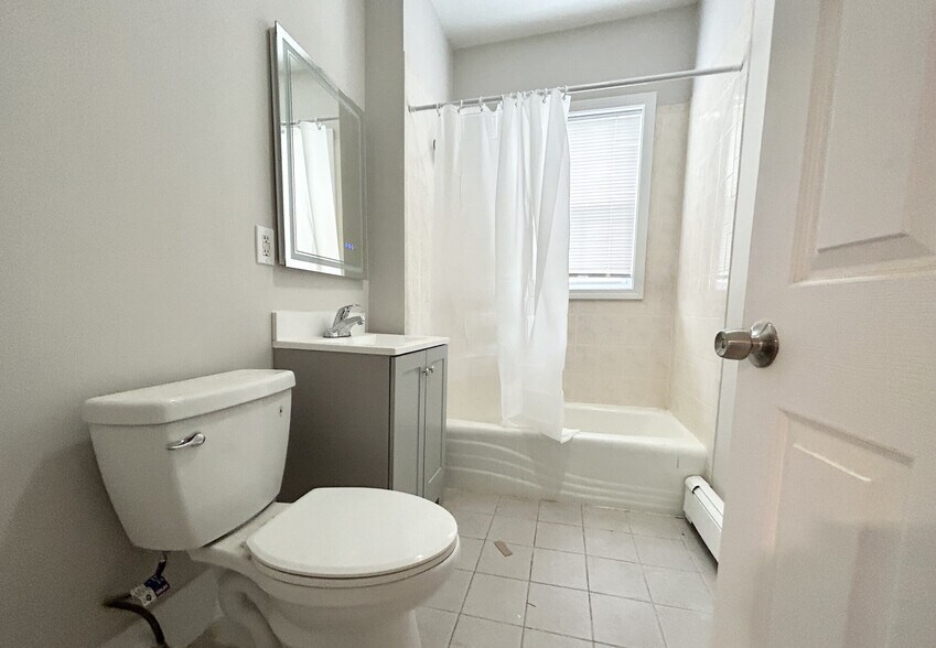 Building Photo - 12 Buttonwood St