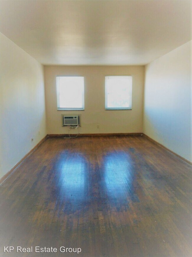 Primary Photo - 1 br, 1 bath Apartment - 5827 N Meadows Blvd
