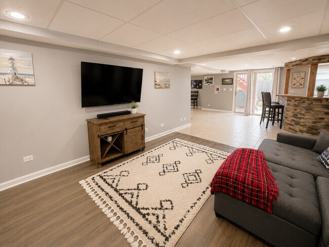 Building Photo - 315 Red Sky Dr