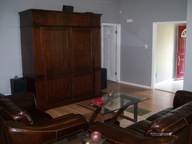 Building Photo - 6348 Ridgeline Dr