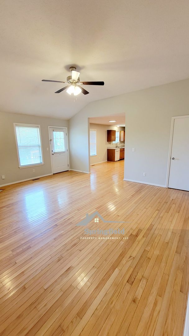 Building Photo - Southwest Springfield, All Brick,  David H...