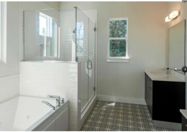 Building Photo - 5209 Nichols St