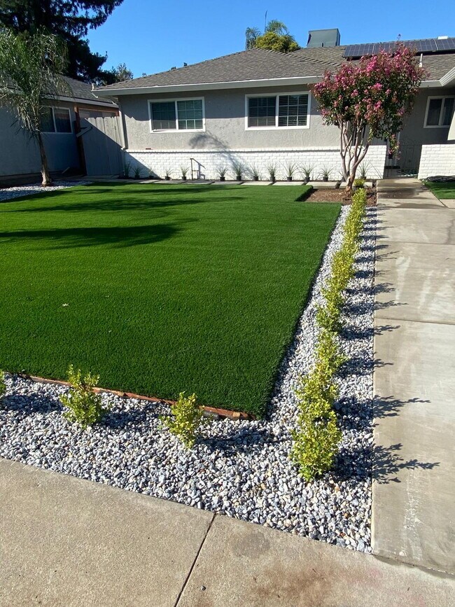 Building Photo - Price Drop! $2250. for the first 6 months