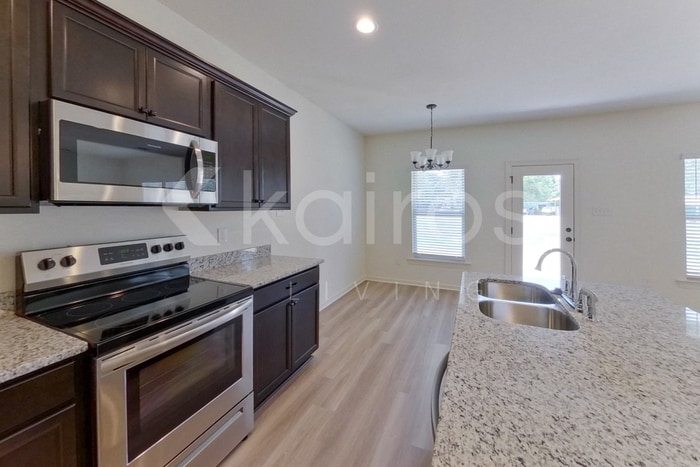 Building Photo - 100 Foggy Ln