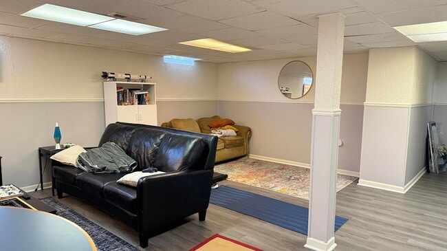 Building Photo - 44432 James Ct