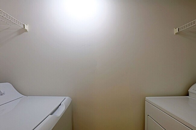 Building Photo - 1538 Park Meadows Dr