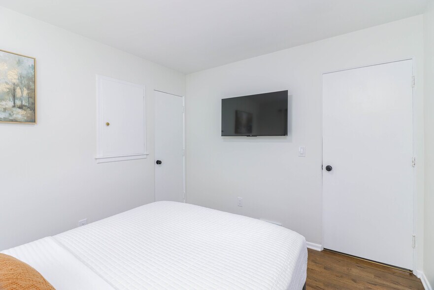 2nd Bedroom - 29744 Rosslyn Ave