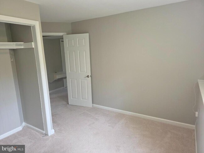 Building Photo - 12920 Framingham Ct
