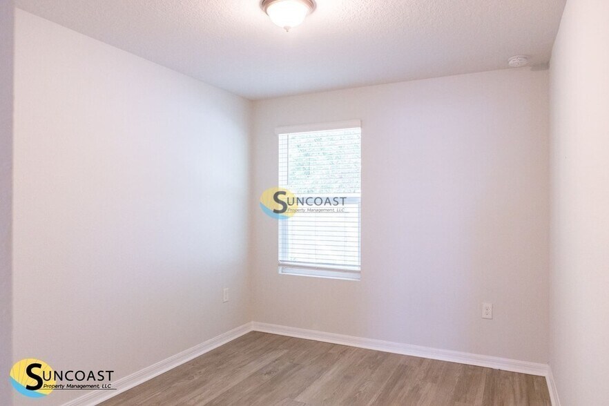 Building Photo - 6408 Sweetbay Ln