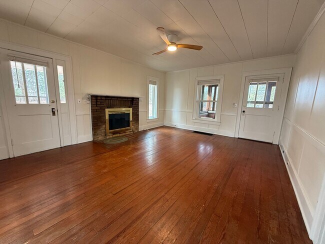 Building Photo - 4676 Sevierville Rd