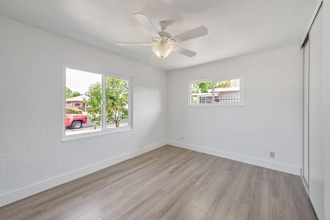 Building Photo - 5400 Valletta Way