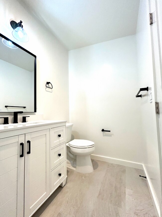 Building Photo - Studio - Downtown Santa Barbara