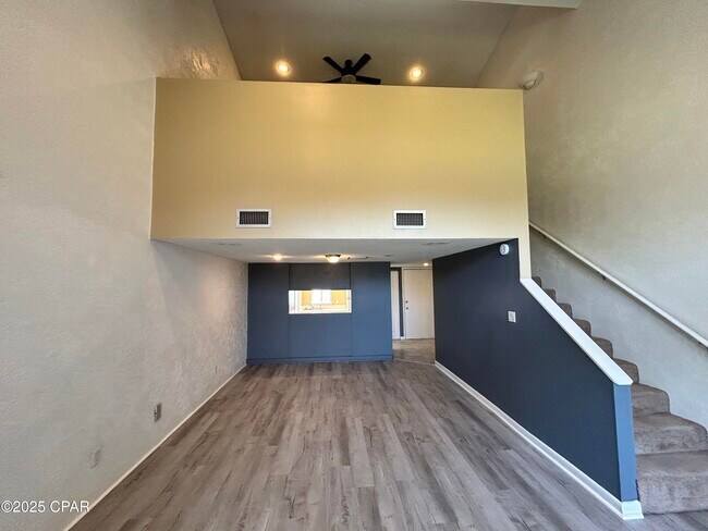 Building Photo - 6901 N Lagoon Dr