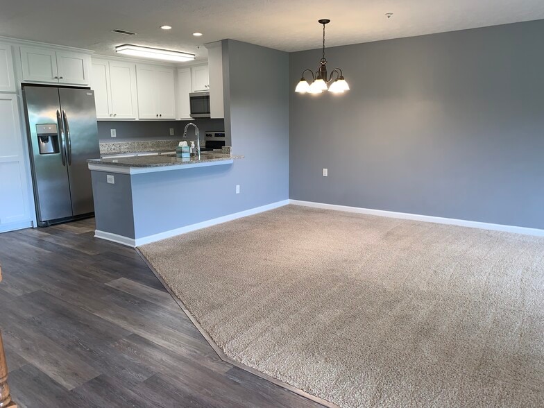 Building Photo - 4622 Deepwood Ct