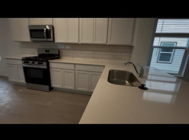 Building Photo - 152 Zircon Ln