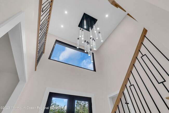 Building Photo - 265 Whalepond Rd