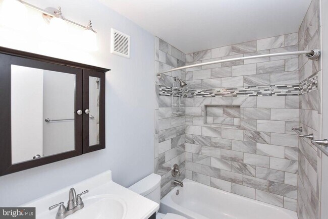 Building Photo - 5843 Wye Oak Commons Ct