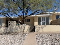 Building Photo - 609 W 11th St