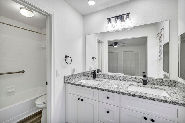 Building Photo - 5903 Kevin Kelly Pl