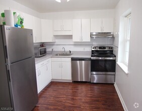 Building Photo - 16 B Lakeside Dr