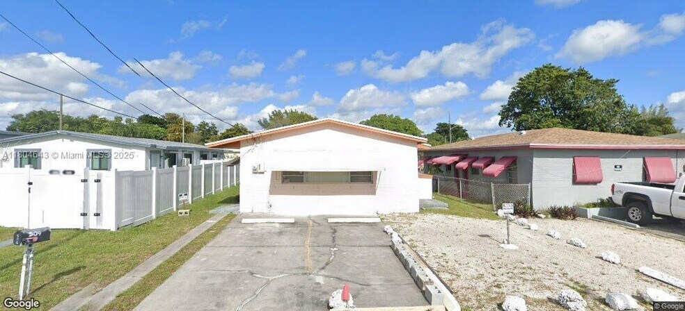 Primary Photo - 504 NW 7th Ct