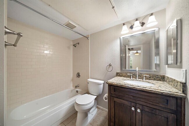 Building Photo - 1860 White Oak Dr