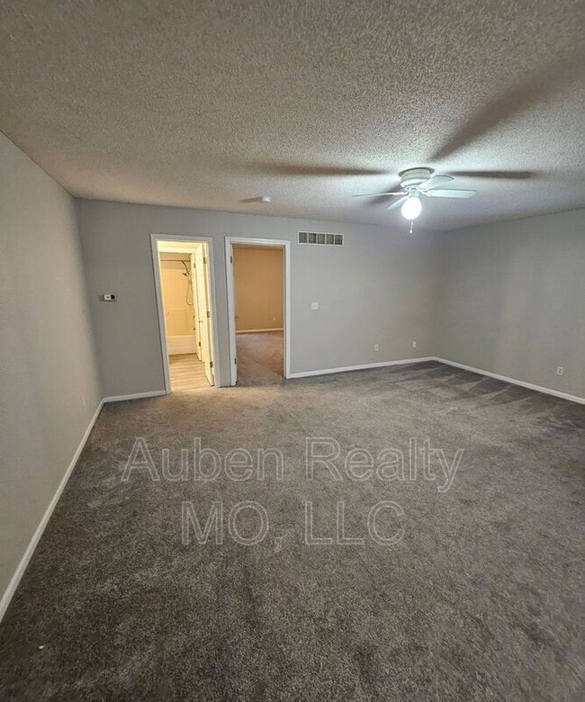 Building Photo - 5644 N Anita Ave