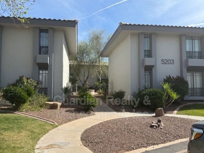 Building Photo - 5203 N 24th St