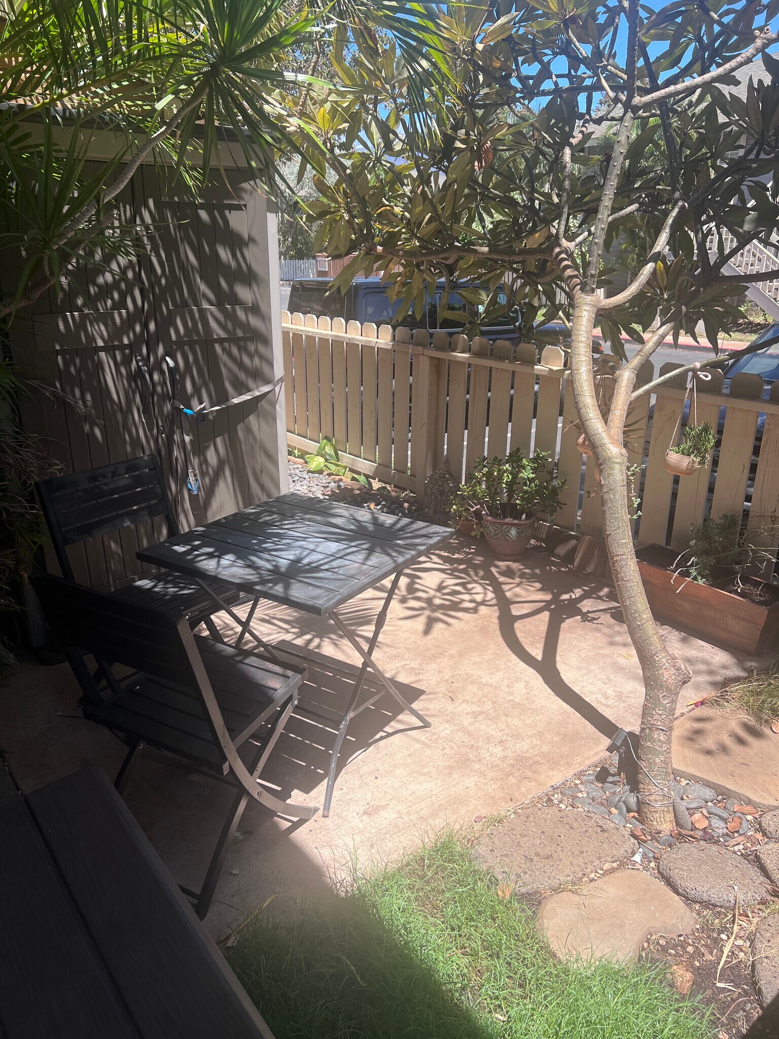 Second outdoor seating area - 140 Uwapo Rd