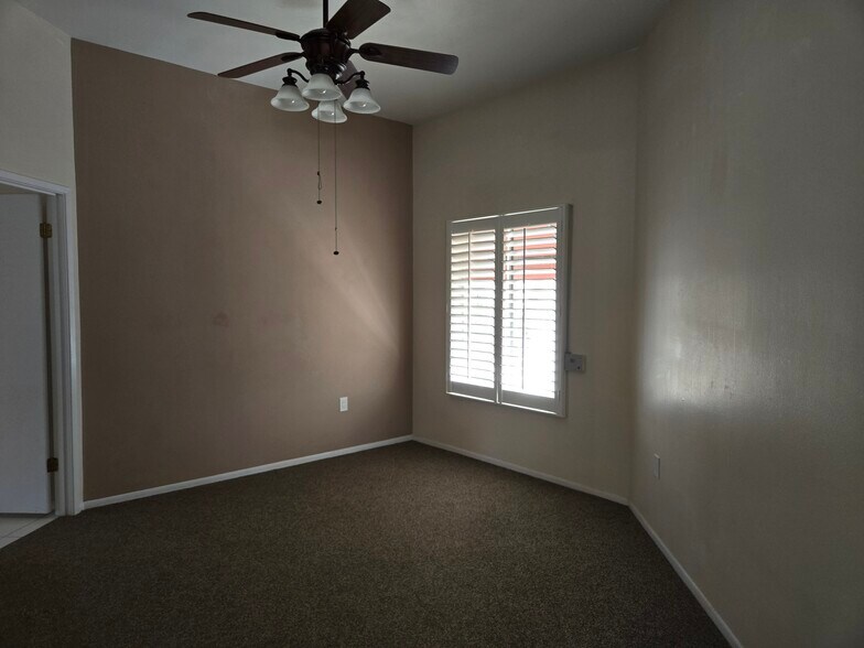 Building Photo - 11021 W Welk Dr